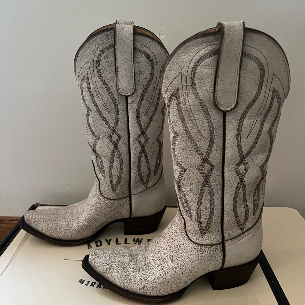 Idyllwind Womens white leather cowboy boots Size 6.5
